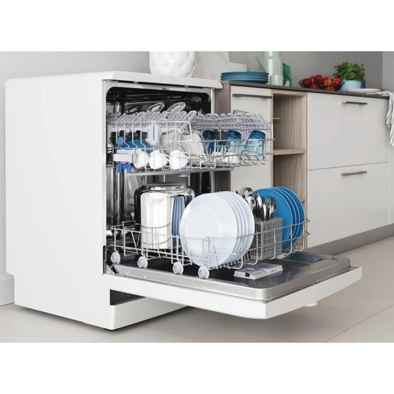 Съдомиялна машина Indesit D2F HK26