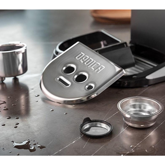 Кафемашина DeLonghi EC685.BK DEDICA , 1300 W, 15 Bar - DeLonghi
