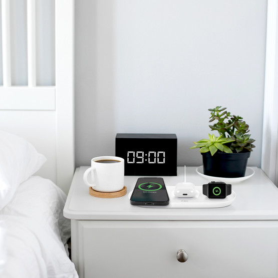 Безжично зарядно ttec AirCharger Trio (3 in 1) iPhone + Apple Watch + AirPods Wireless Speed Charging Station