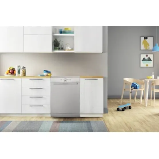 Съдомиялна машина Indesit DF2 HK26 S