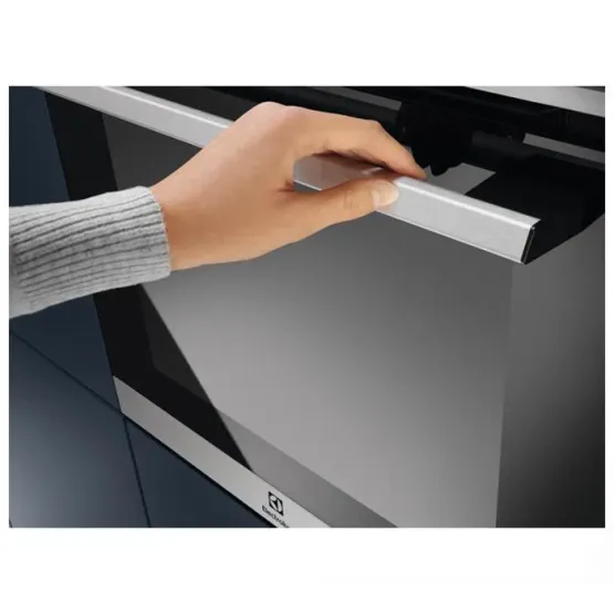 Фурна за вграждане Electrolux EOE8P39WX