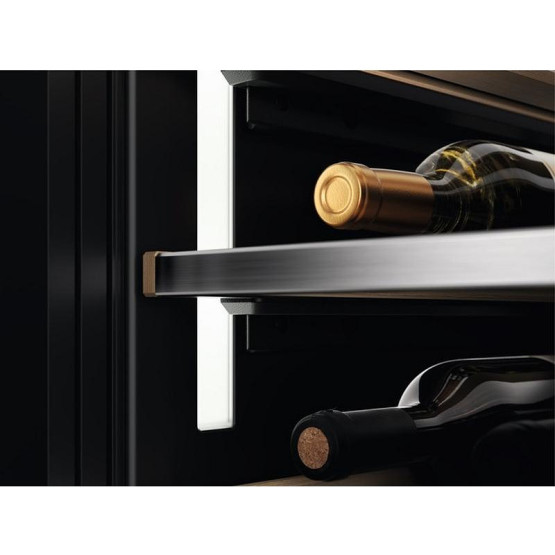 Вграден охладител Electrolux EWUS018B7B , 61 l, G , Черен - Electrolux