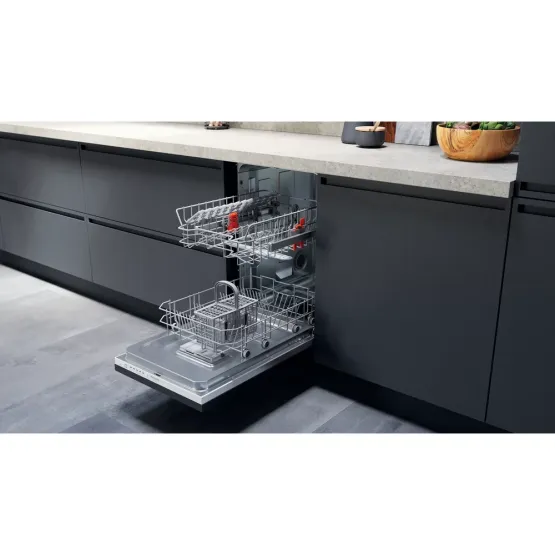 Съдомиялна машина за вграждане Hotpoint-Ariston HI9E 2B19