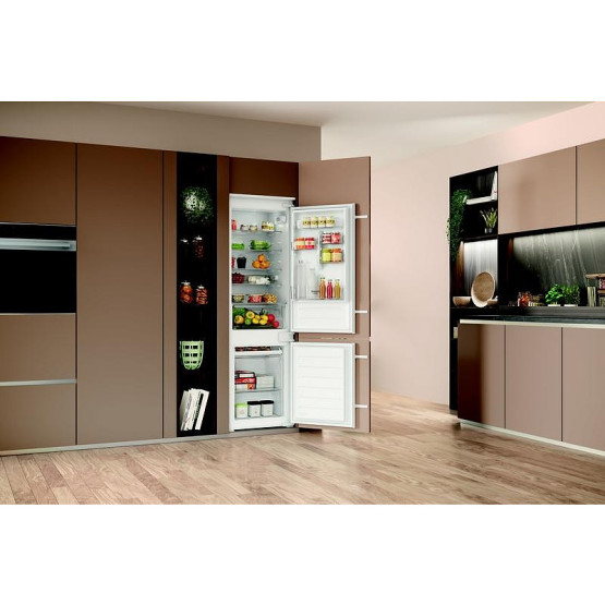 Вграден хладилник с фризер Hotpoint-Ariston HAC18D041A1