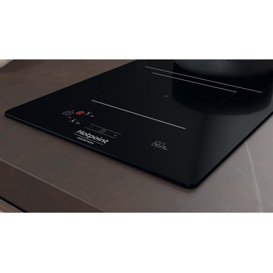 Вграден керамичен плот Hotpoint-Ariston HQ 0930S NE