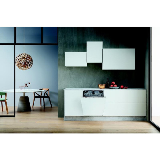 Съдомиялна машина за вграждане Whirlpool WSIC 3M27