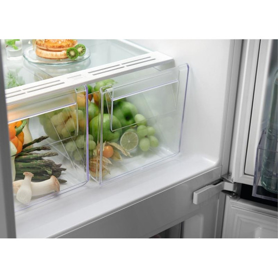 Вграден хладилник с фризер Electrolux LND5FE18S