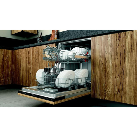 Съдомиялна машина за вграждане Hotpoint-Ariston H2I HD526 A .