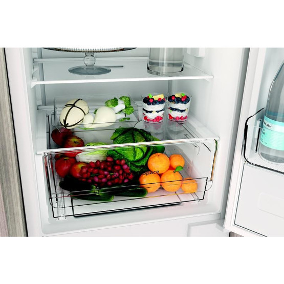 Вграден хладилник с фризер Indesit INC18 T112 , 250 l, E , No Frost , Да