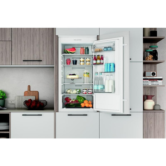 Вграден хладилник с фризер Indesit INC18 T112 , 250 l, E , No Frost , Да